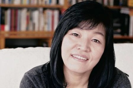 PRENDITI CURA DI LEI: Kyung-Sook Shin racconta l’Alzheimer e i drammi familiari in un bestseller mondiale